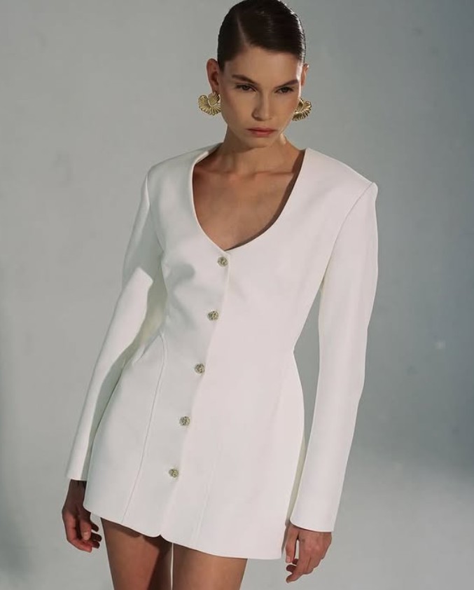 Editorial photograph of Screenshot 2025 05 27 164610 Front View The Recto Verso